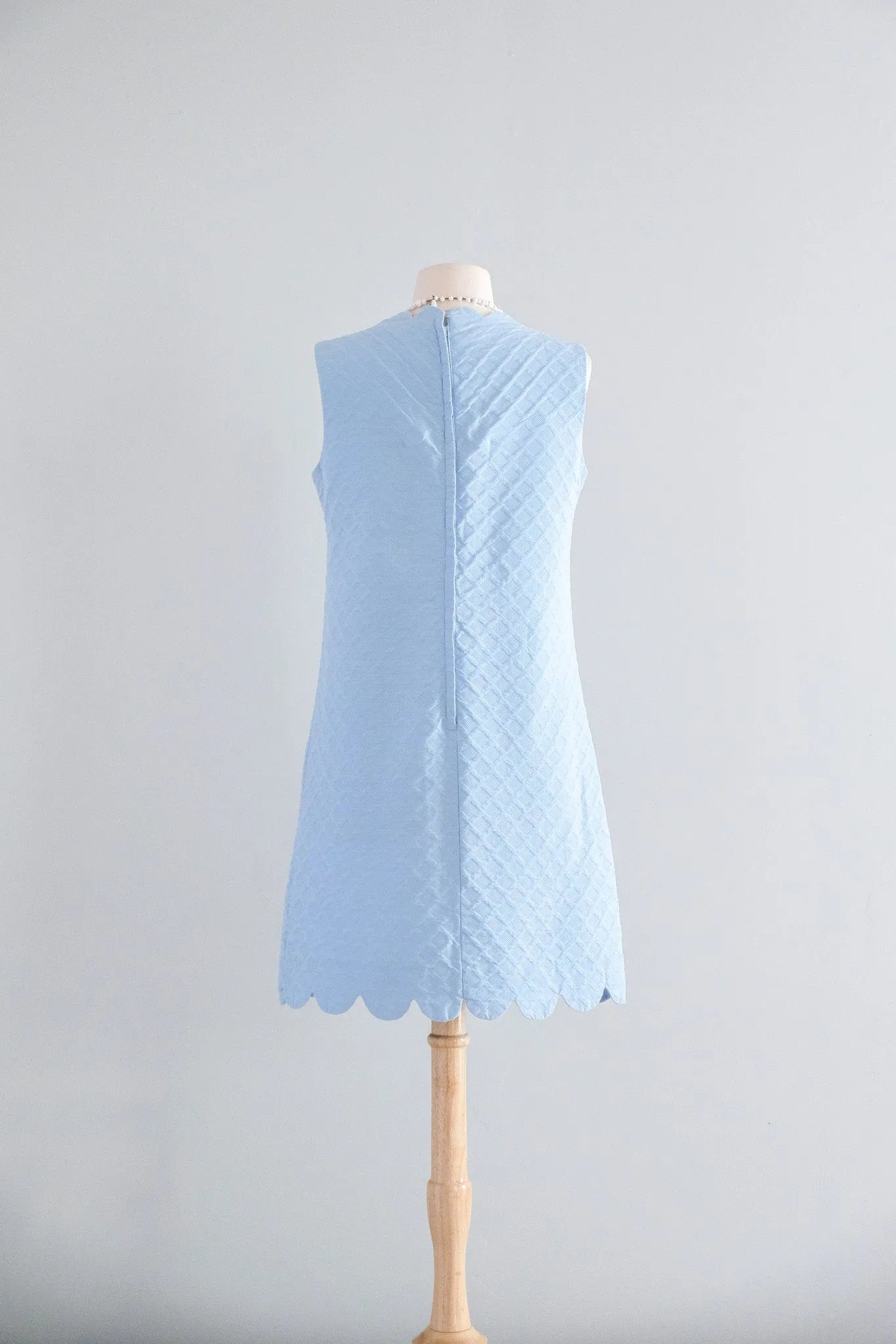 Cutest 1960's Baby Blue Scalloped Shift Dress / Sz M