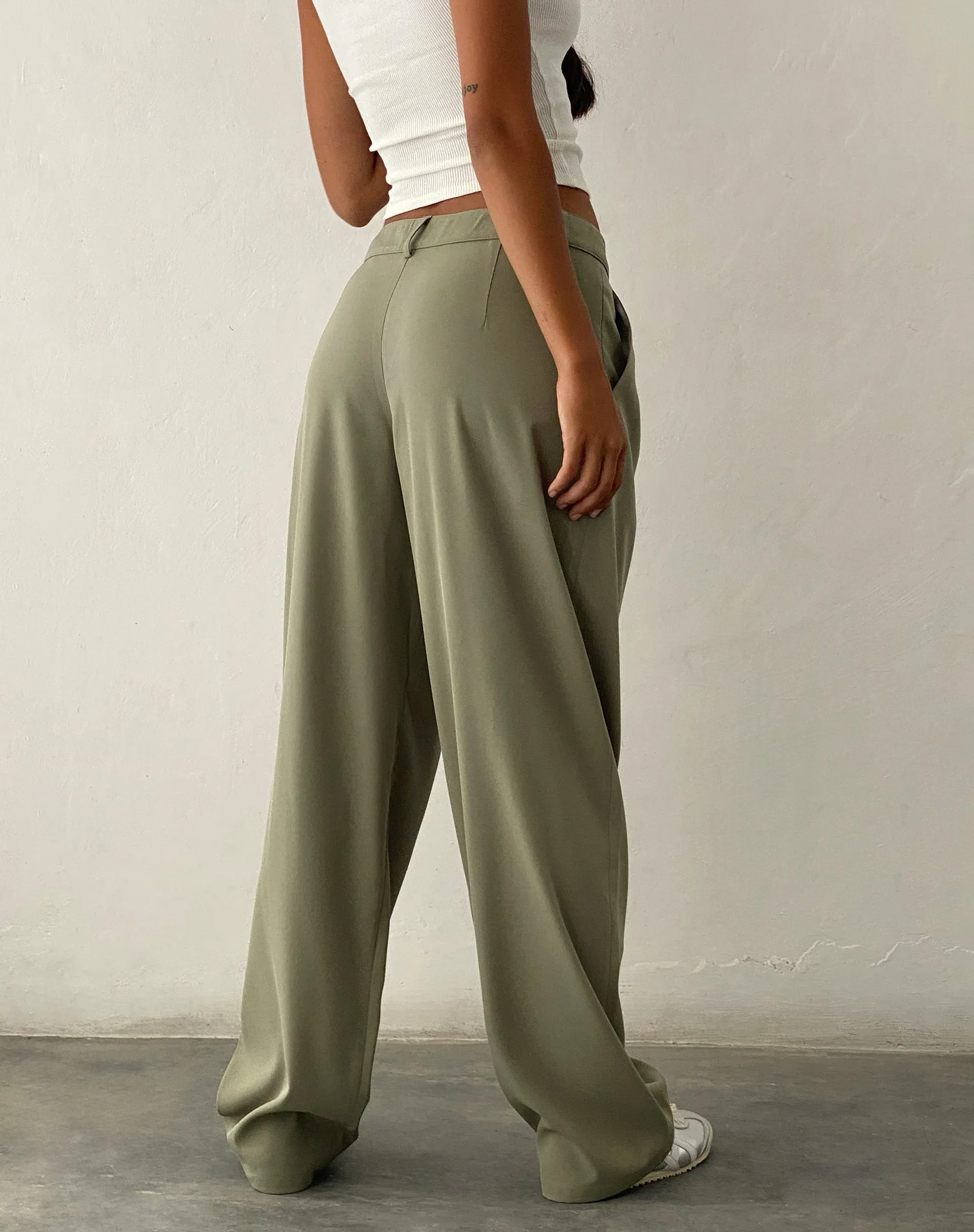 Sakaria Wide Leg Trouser in Tailoring Stone Sage